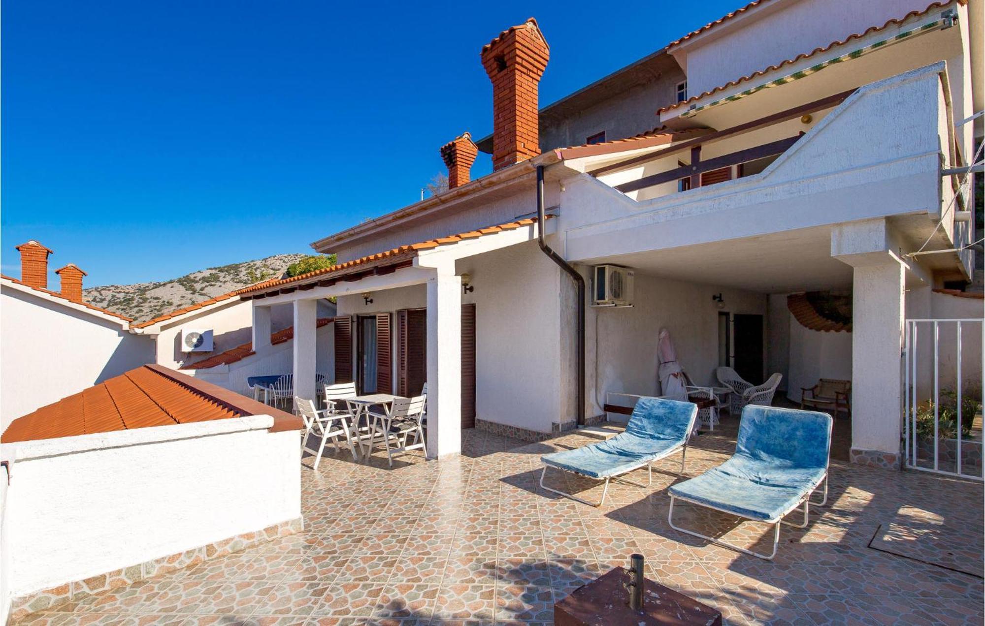2 Bedroom Nice Apartment In Jablanac Exterior foto